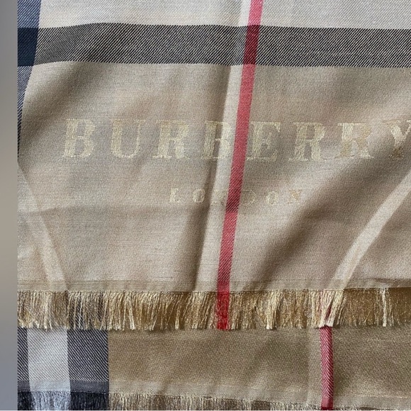 Burberry Classic Check Scarf in White and Black - Picture 2 of 6